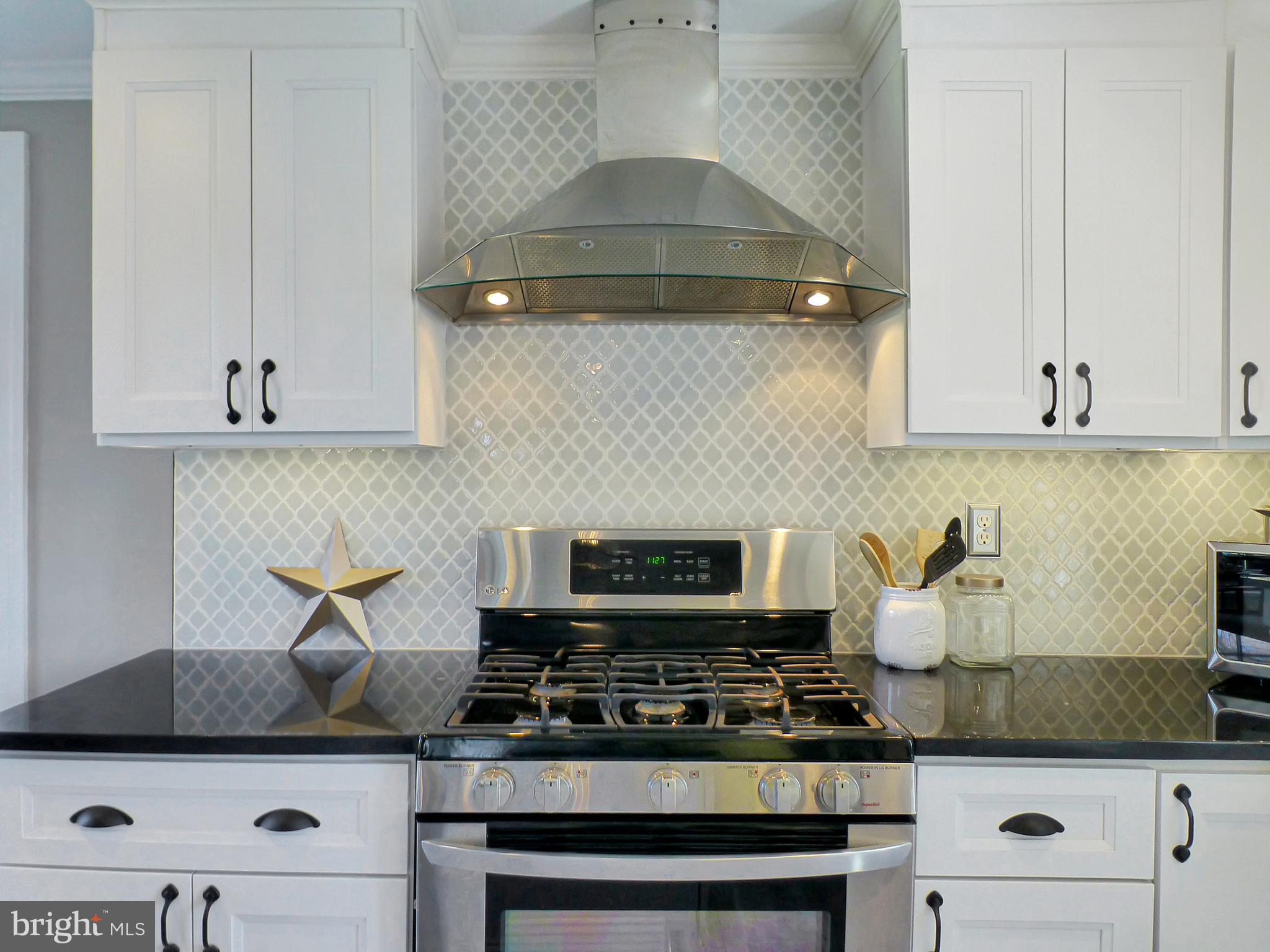 100 Russ Farm Way Riverside, NJ 08075 - Photo 31 of 132 Chimney-style range hood