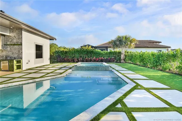 $1,789,000 | 179 Southeast Via Terra Bella, Port St. Lucie, FL 34952