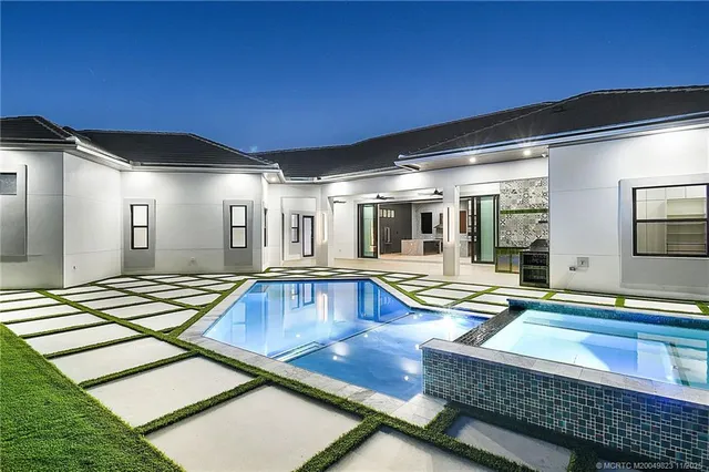 $1,789,000 | 179 Southeast Via Terra Bella, Port St. Lucie, FL 34952