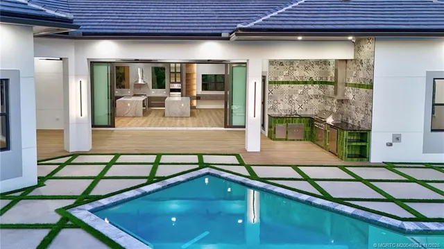 $1,789,000 | 179 Southeast Via Terra Bella, Port St. Lucie, FL 34952