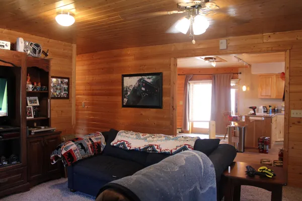 $849,999 | 70 Blue Heron Way, Robertson, WY 82944