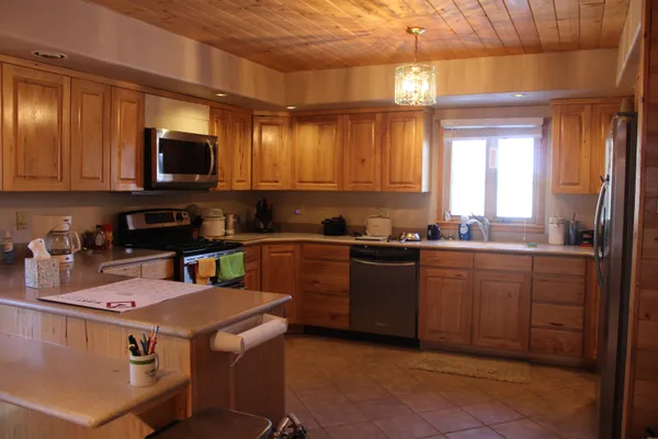 $849,999 | 70 Blue Heron Way, Robertson, WY 82944