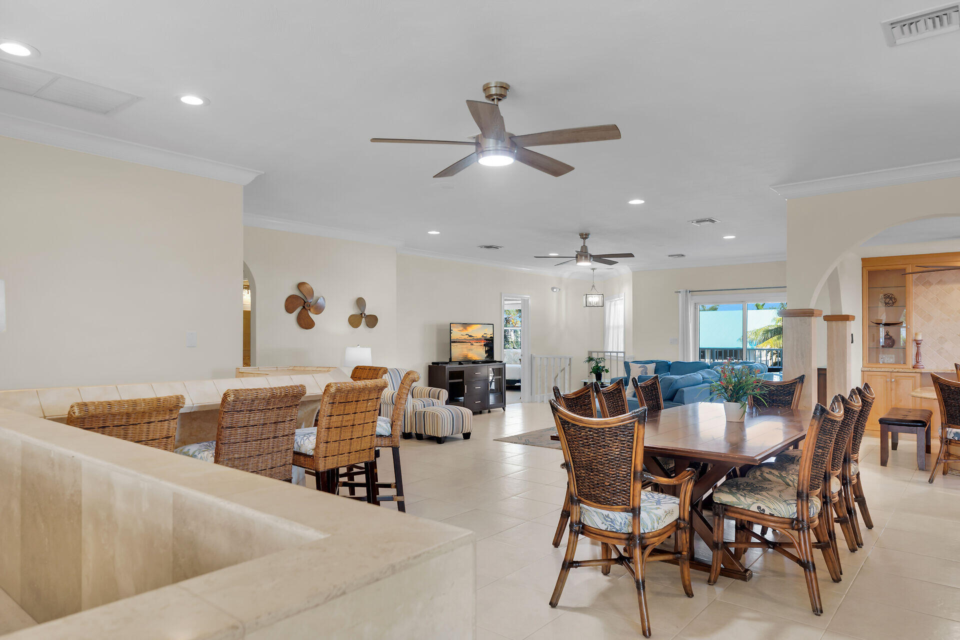 580-590 10th Street Key Colony Beach, FL 33051 - Photo 35 of 75 a living room with furniture and kitchen view
