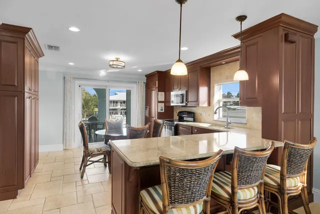 $3,650,000 | 580-590 10th Street, Key Colony Beach, FL 33051