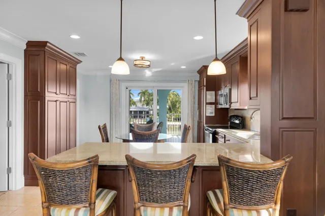 $3,650,000 | 580-590 10th Street, Key Colony Beach, FL 33051