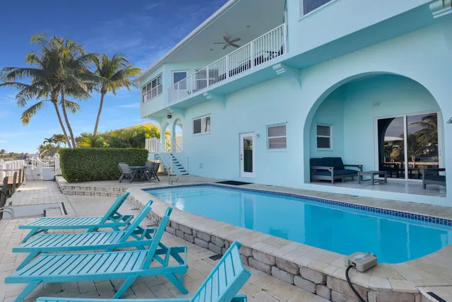 $3,650,000 | 580-590 10th Street, Key Colony Beach, FL 33051