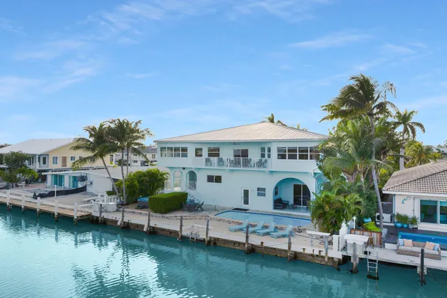 $3,650,000 | 580-590 10th Street, Key Colony Beach, FL 33051
