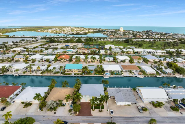 $3,650,000 | 580-590 10th Street, Key Colony Beach, FL 33051
