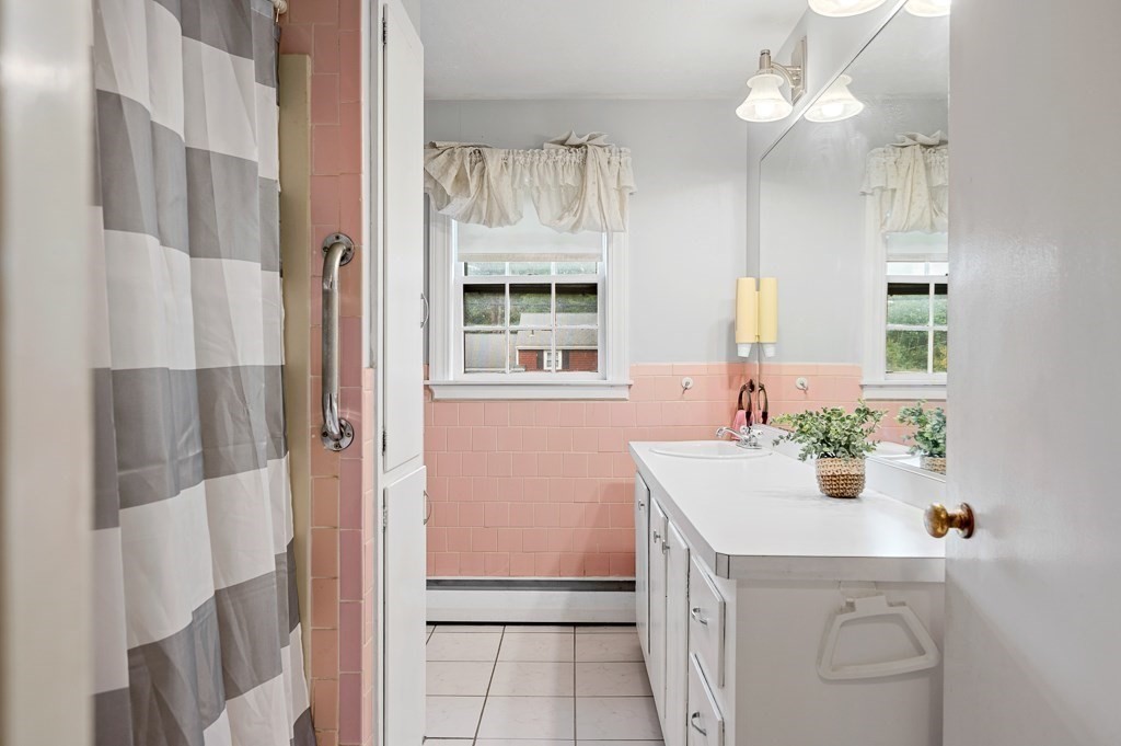 43 Cold Spring Road Holliston, MA 01746 - Photo 17 of 37 Gallery Image 17