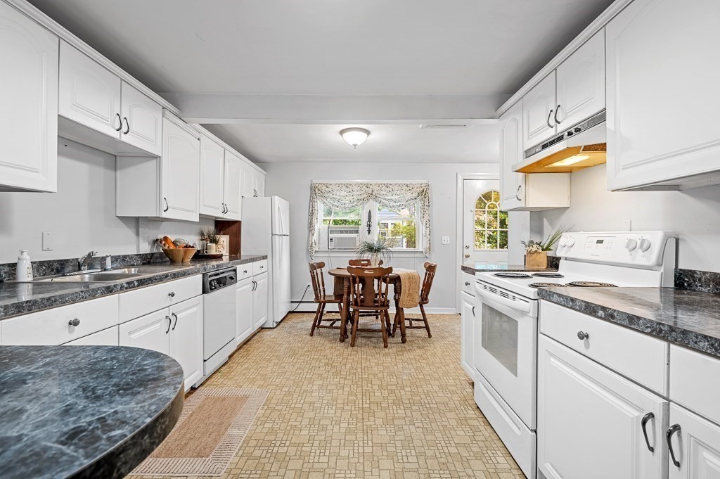 43 Cold Spring Road Holliston, MA 01746 - Photo 10 of 37 Gallery Image 10