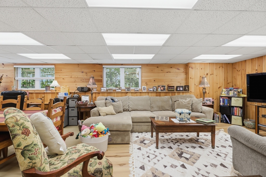 96 Clinton Road Sterling, MA 01564 - Photo 25 of 36
