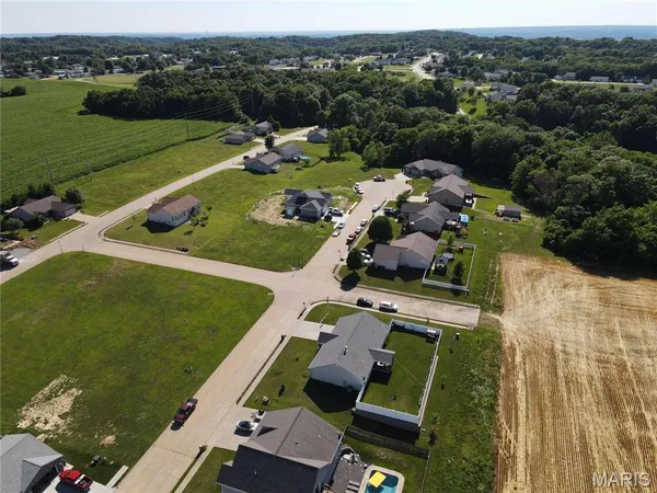 $40,500 | 428 Bluff Meadows Drive, Valmeyer, IL 62295