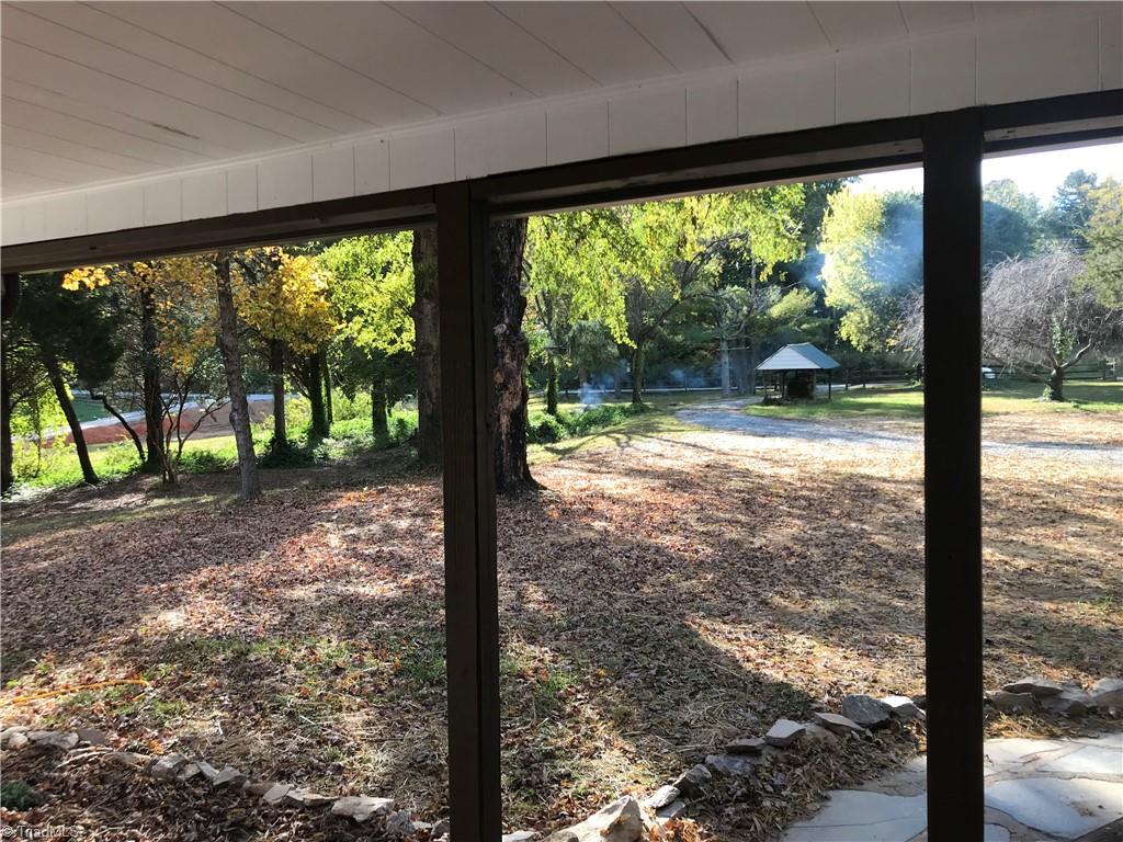 9035 Lasater Road Clemmons, NC 27012 - Photo 22 of 46 Sun Room