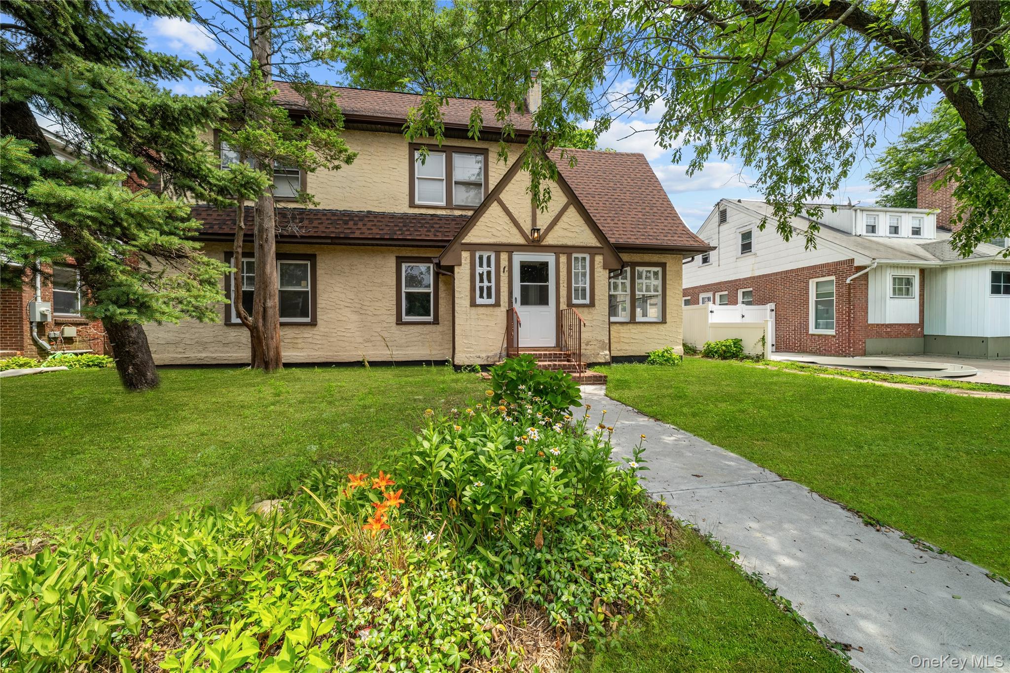 116 Meadowbrook Road Hempstead, NY 11550 - Photo 6 of 32