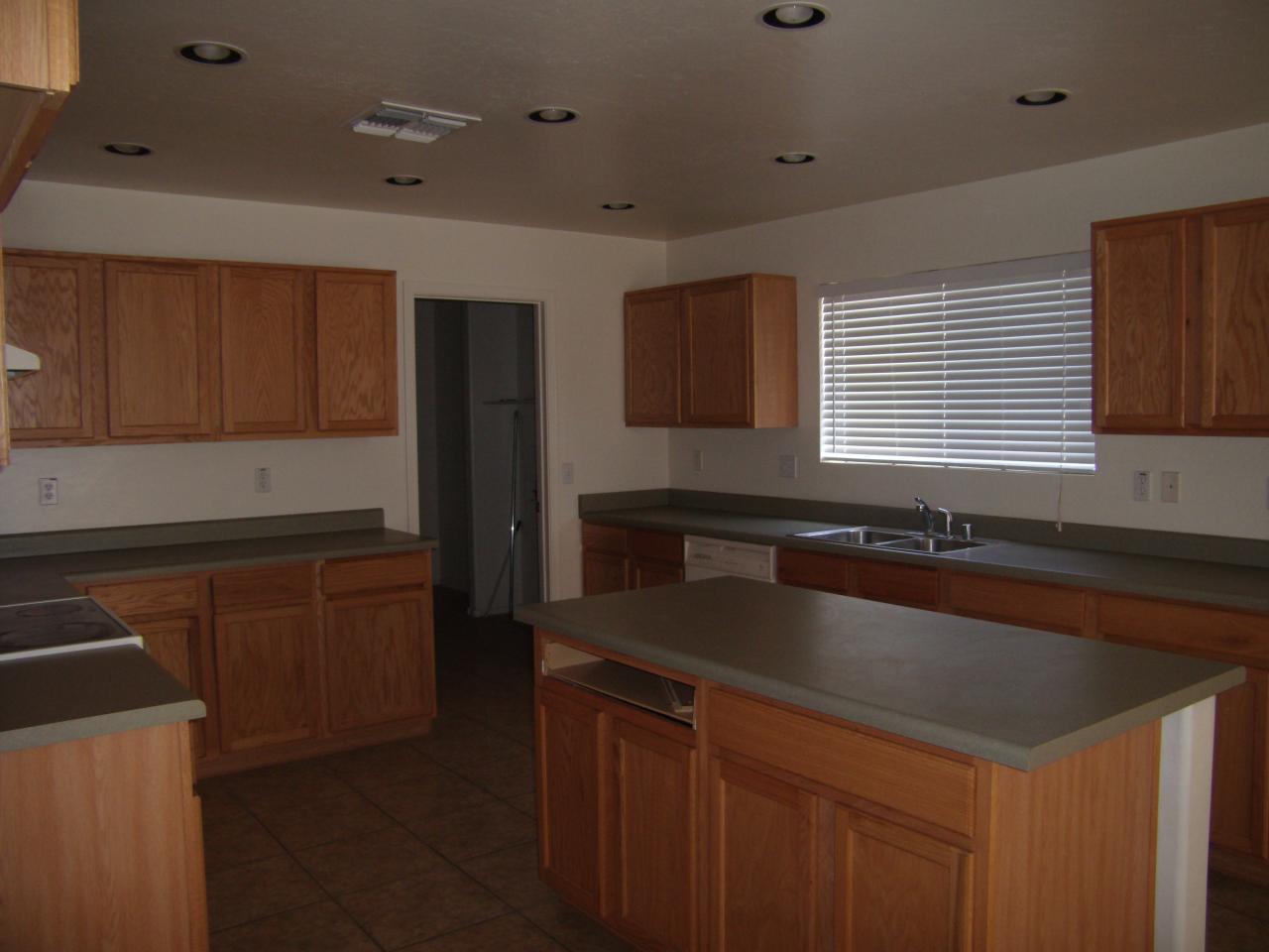 3334 South Chaparral Road Apache Junction, AZ 85119 - Photo 4 of 17 Kitchen