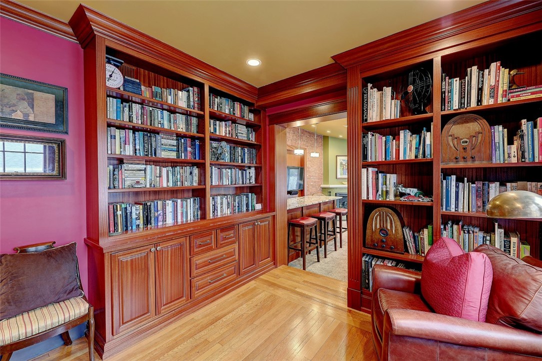 441 Rochambeau Avenue Providence, RI 02906 - Photo 18 of 50 Gallery Image 18