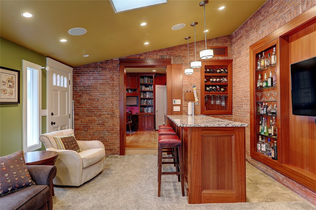 441 Rochambeau Avenue Providence, RI 02906 - Photo 21 of 50 Gallery Image 21