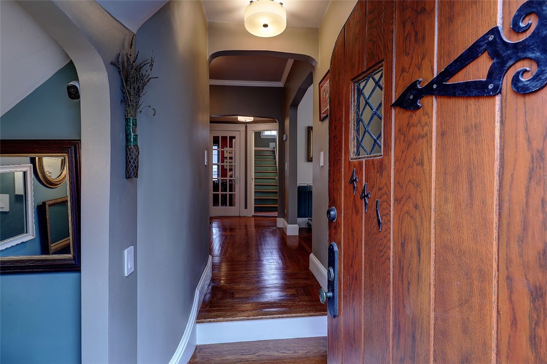 441 Rochambeau Avenue Providence, RI 02906 - Photo 4 of 50 Front Entry