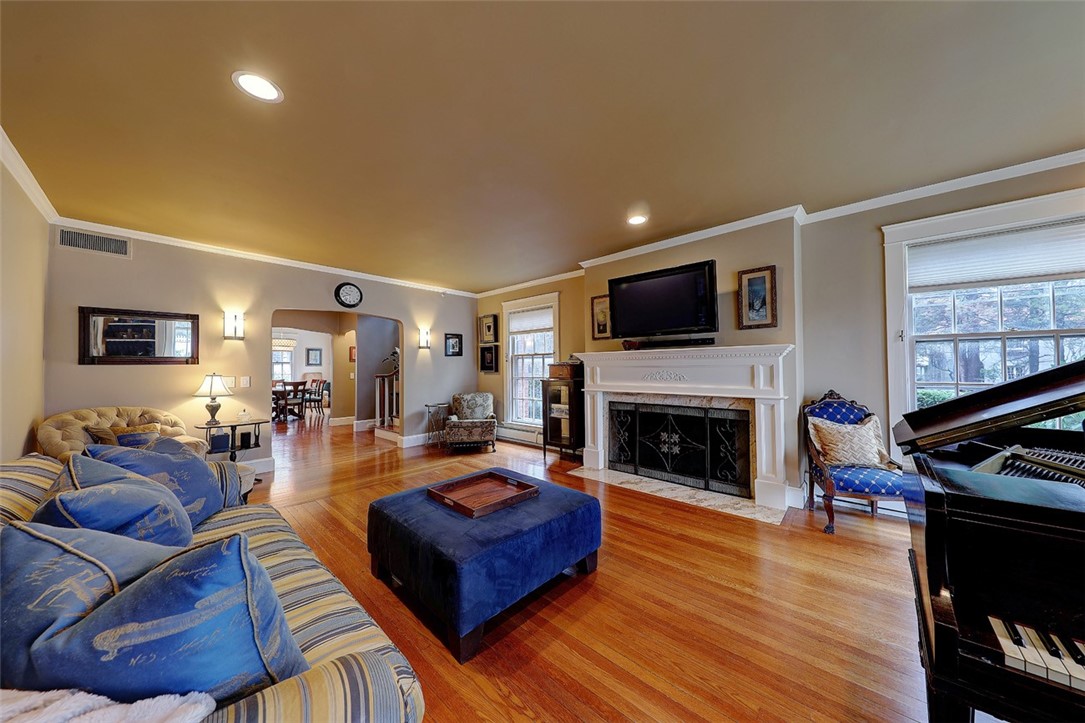 441 Rochambeau Avenue Providence, RI 02906 - Photo 9 of 50 Gallery Image 9