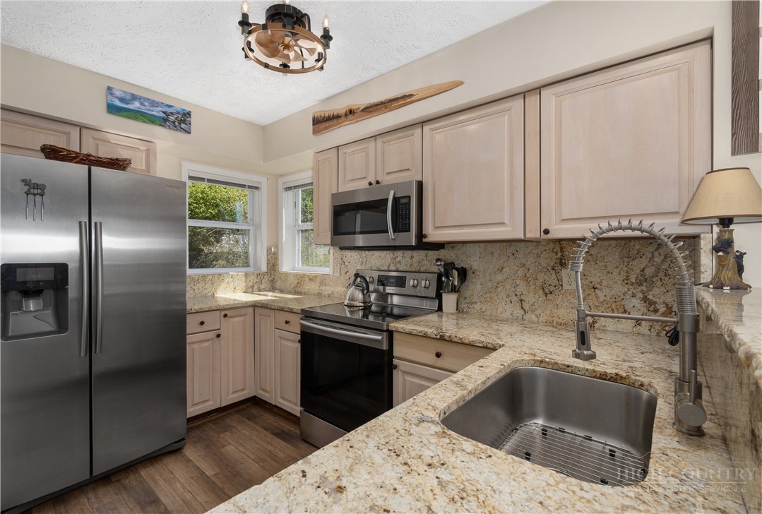 510 Elderberry Ridge Road, Unit F201 Beech Mountain, NC 28604 - Photo 11 of 25