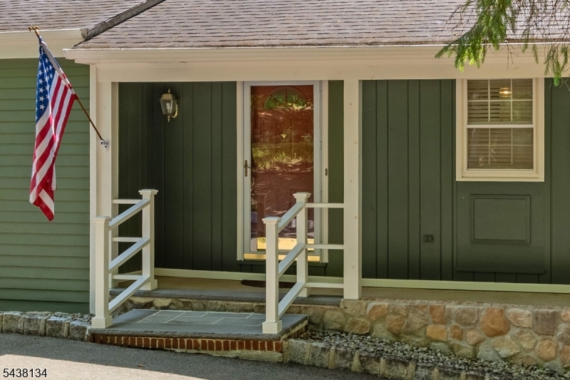 731 Long Hill Road Gillette, NJ 07933 - Photo 2 of 25