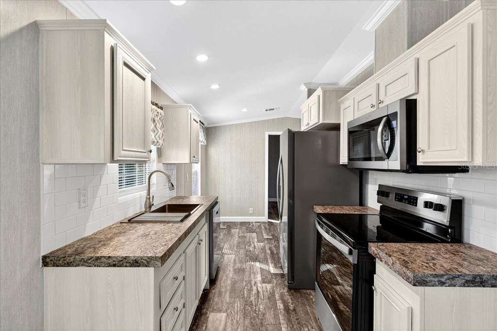 9404 Loras Street New Port Richey, FL 34654 - Photo 3 of 26