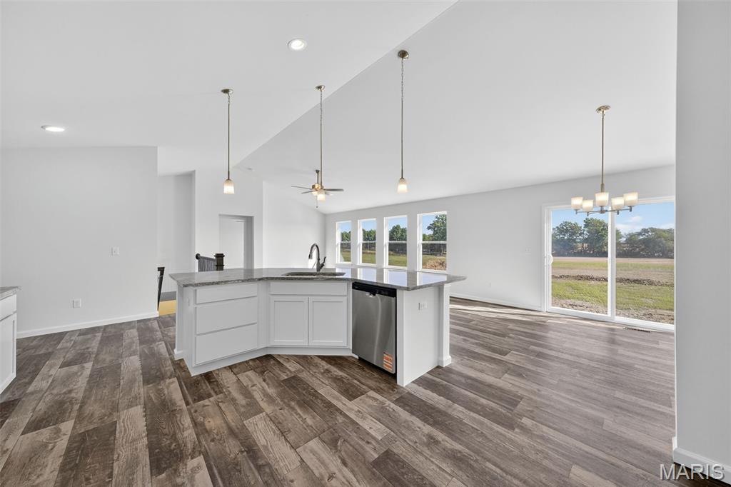 108 Tick Road Silex, MO 63377 - Photo 12 of 48