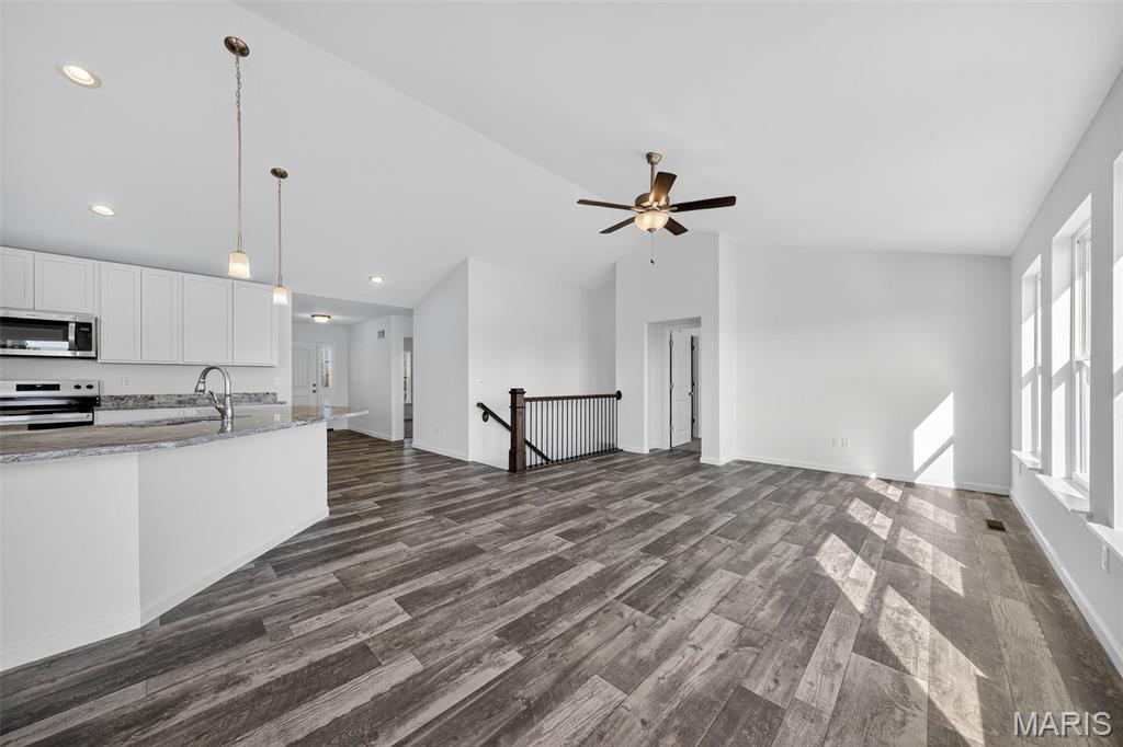 108 Tick Road Silex, MO 63377 - Photo 5 of 48