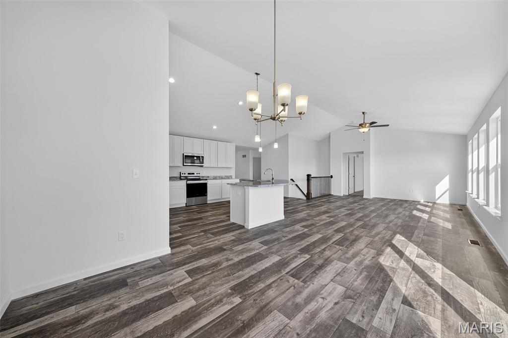 108 Tick Road Silex, MO 63377 - Photo 9 of 48