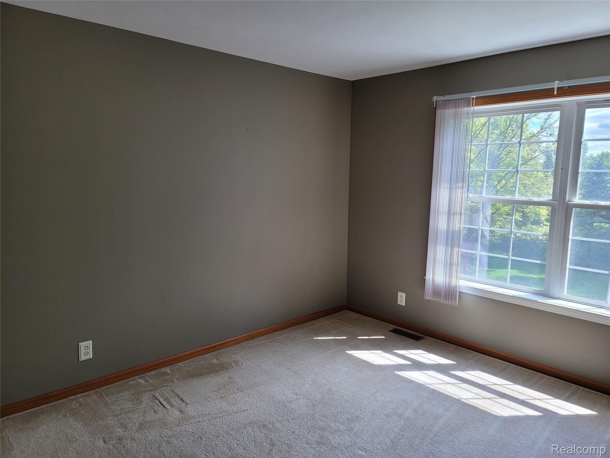 4372 Ridge Court Pinckney, MI 48169 - Photo 26 of 34 20200830_143516.jpg