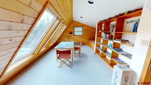 a view of an entryway with workspace