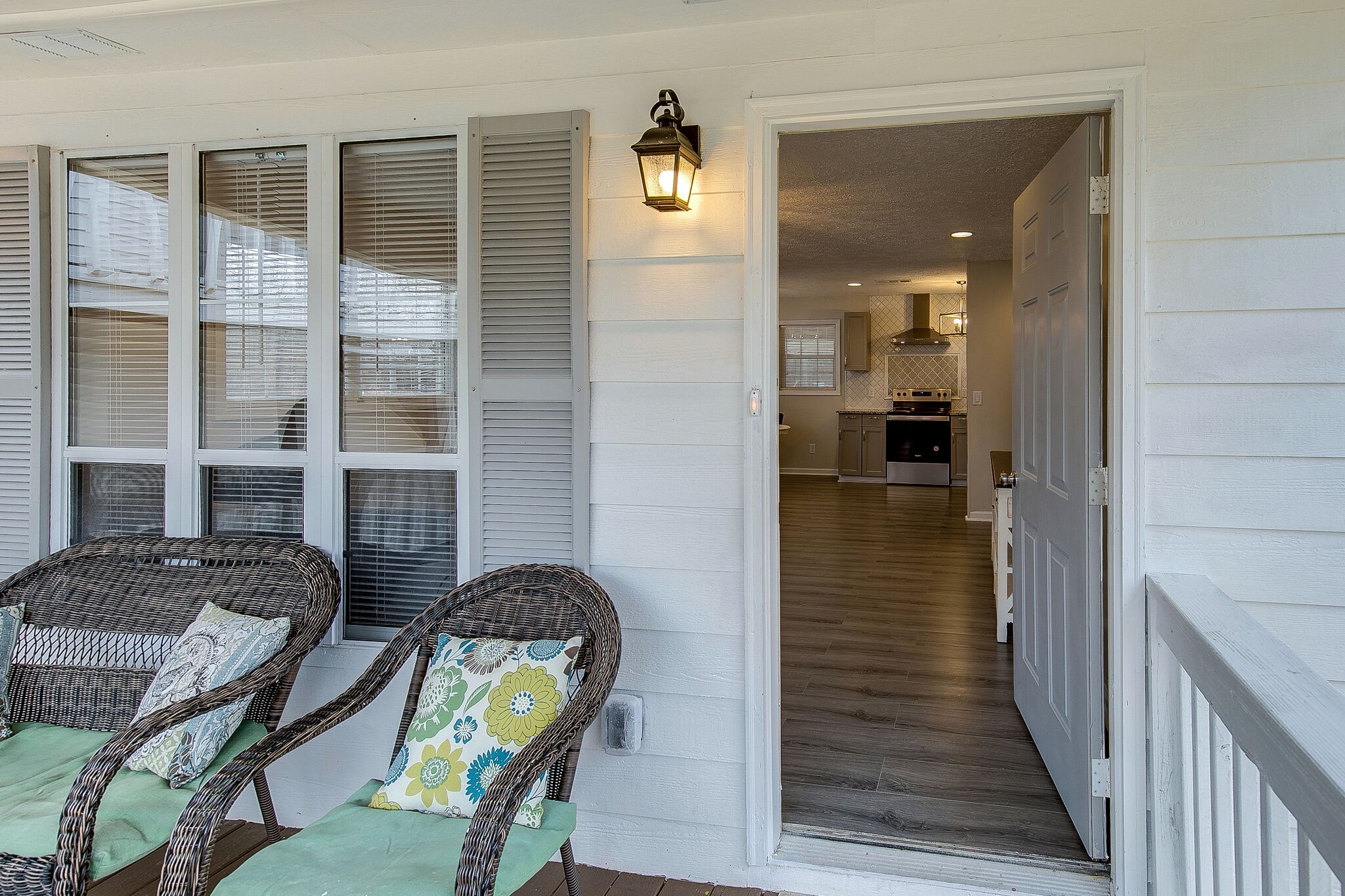 331 Alice Boynton Road Manchester, TN 37355 - Photo 4 of 22 a view of a entryway with furniture