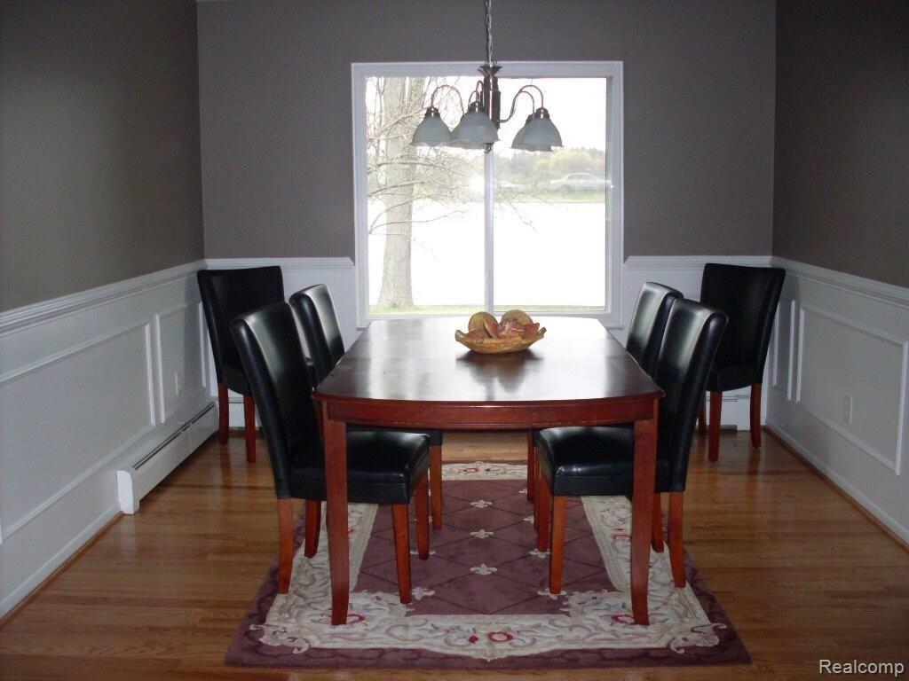 913 Woodruff Lake Road Highland, MI 48357 - Photo 17 of 31 17 Diningroom.JPG