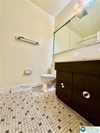 $275,000 | 2815 Whitemarsh Place, Lower Macungie Township, PA 18062