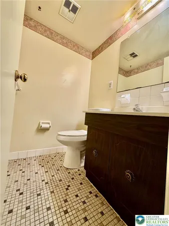 $275,000 | 2815 Whitemarsh Place, Lower Macungie Township, PA 18062