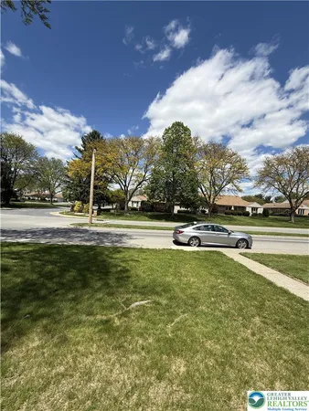 $275,000 | 2815 Whitemarsh Place, Lower Macungie Township, PA 18062