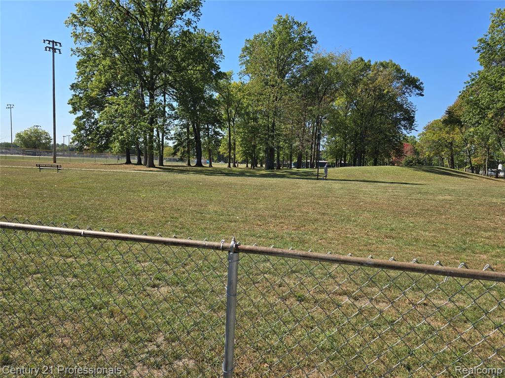 489 Henry Ruff Road Garden City, MI 48135 - Photo 26 of 26 Gallery Image 26