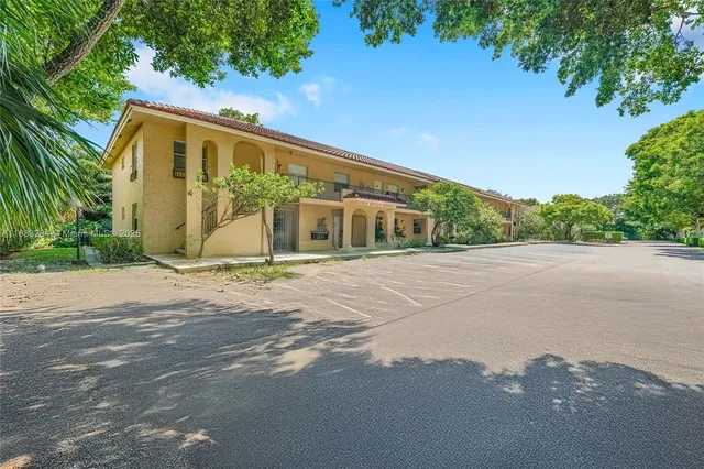 $2,200 | 9158 Northwest 40th Street, Unit 2011, Coral Springs, FL 33065