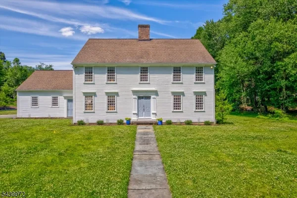 $1,699,000 | 1 Canoe Lane, Roseland, NJ 07068