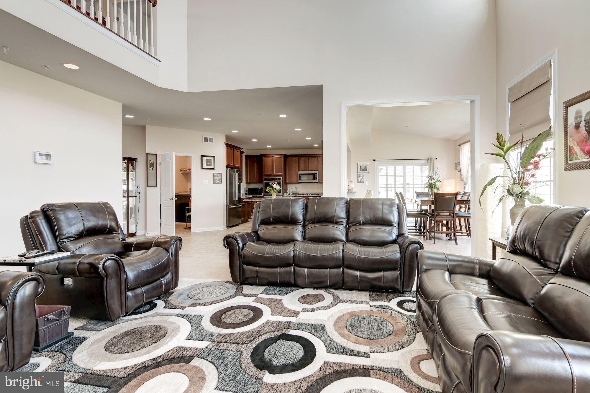 11538 Neon Road Fort Washington, MD 20744 - Photo 16 of 45 Family Room w/Full of Windows