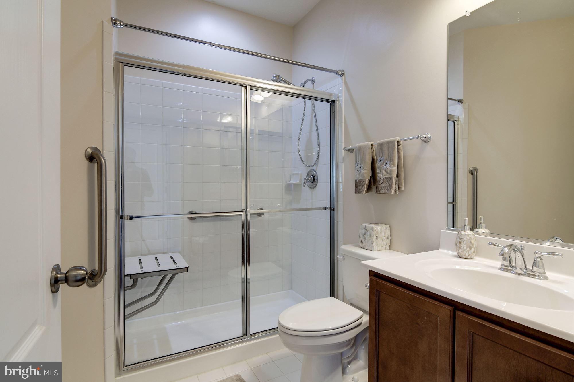 11538 Neon Road Fort Washington, MD 20744 - Photo 17 of 45 Full Bathroom 1 w/Safe Bar_Main Level