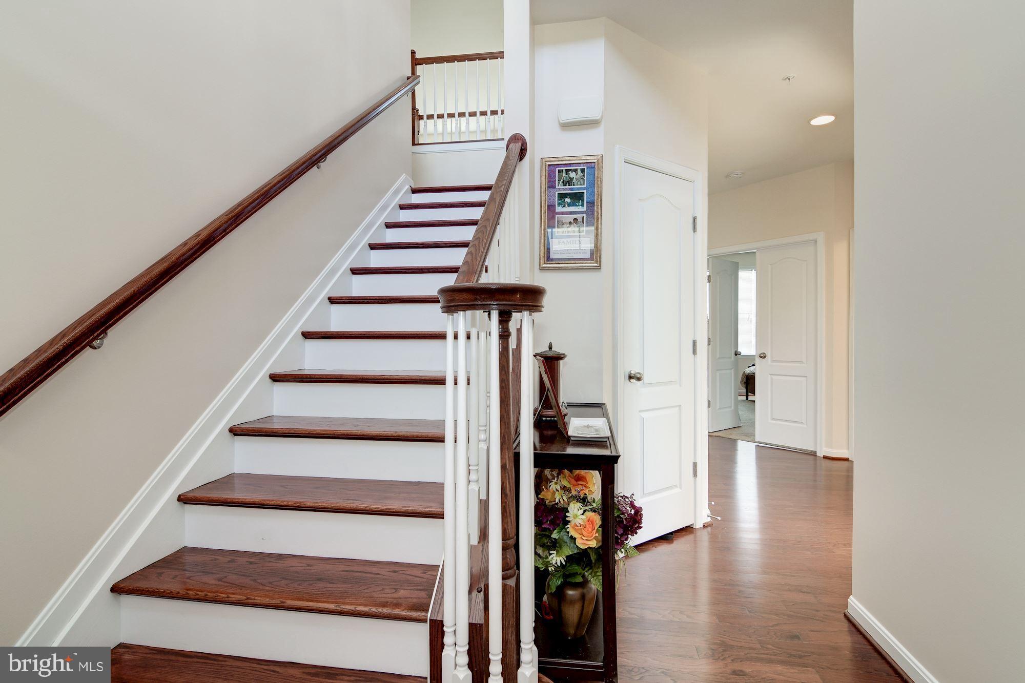 11538 Neon Road Fort Washington, MD 20744 - Photo 4 of 45 Double Stairs to Upper Level