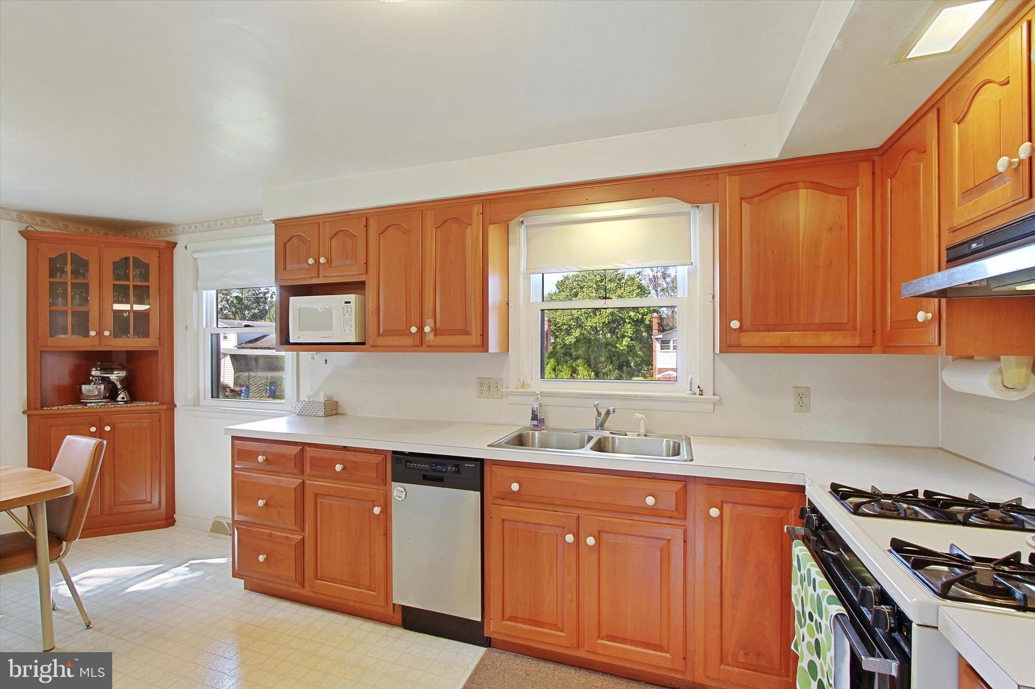 440 Maywood Road York, PA 17402 - Photo 4 of 31 Gallery Image 4