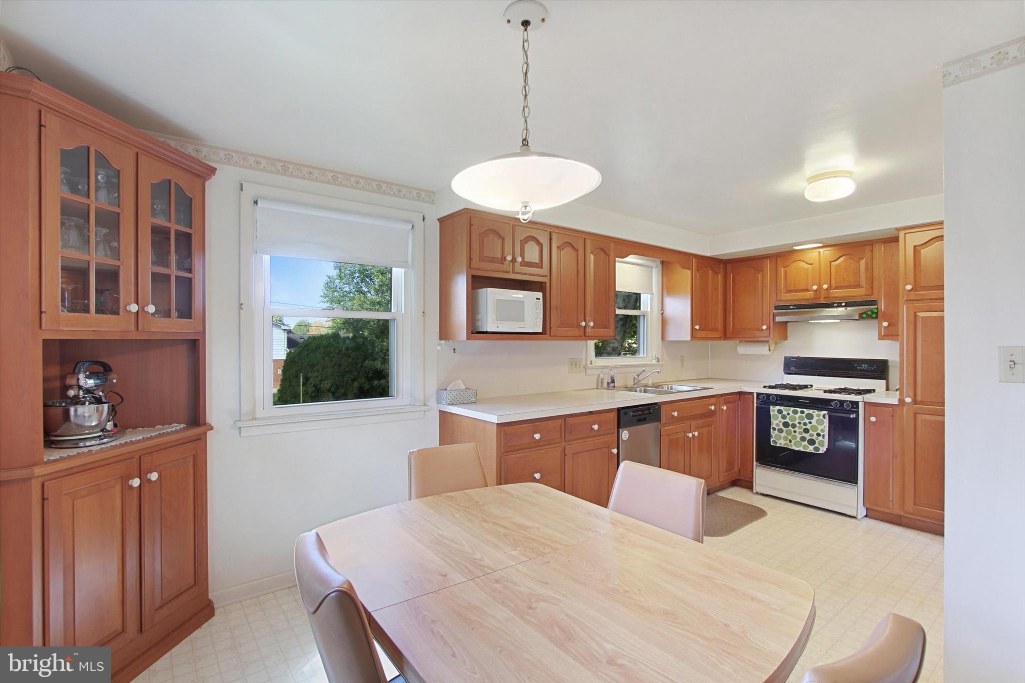 440 Maywood Road York, PA 17402 - Photo 7 of 31 Gallery Image 7