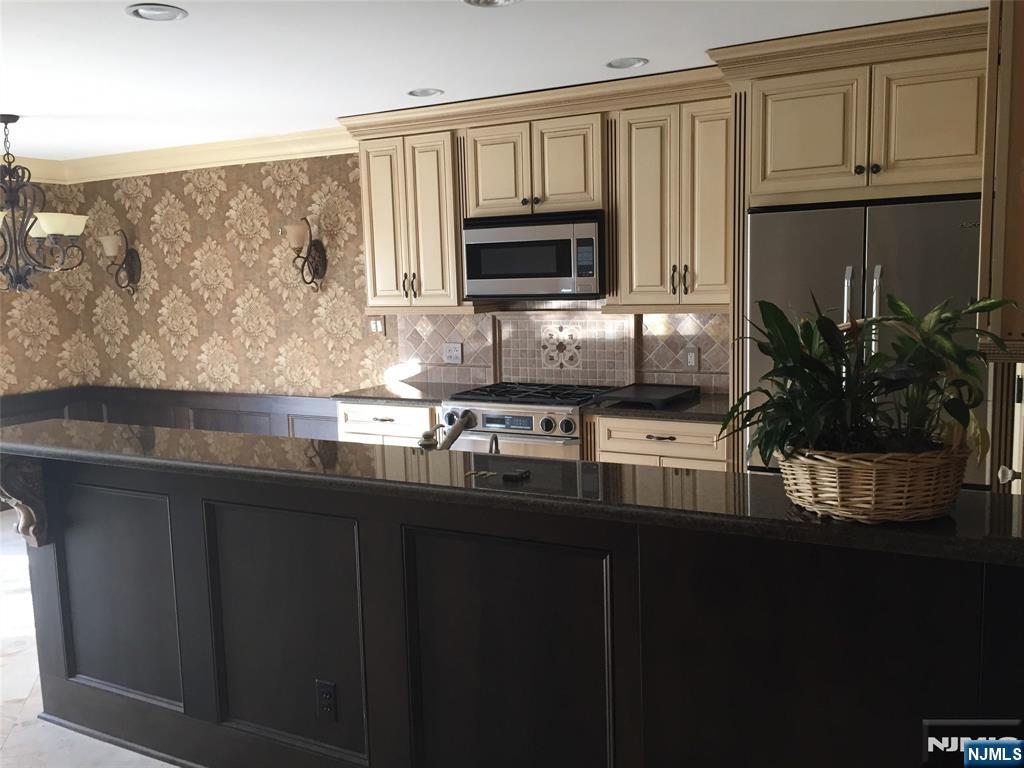 825 Riverside Avenue, Unit 16 Lyndhurst, NJ 07071 - Photo 16 of 34 Gallery Image 16