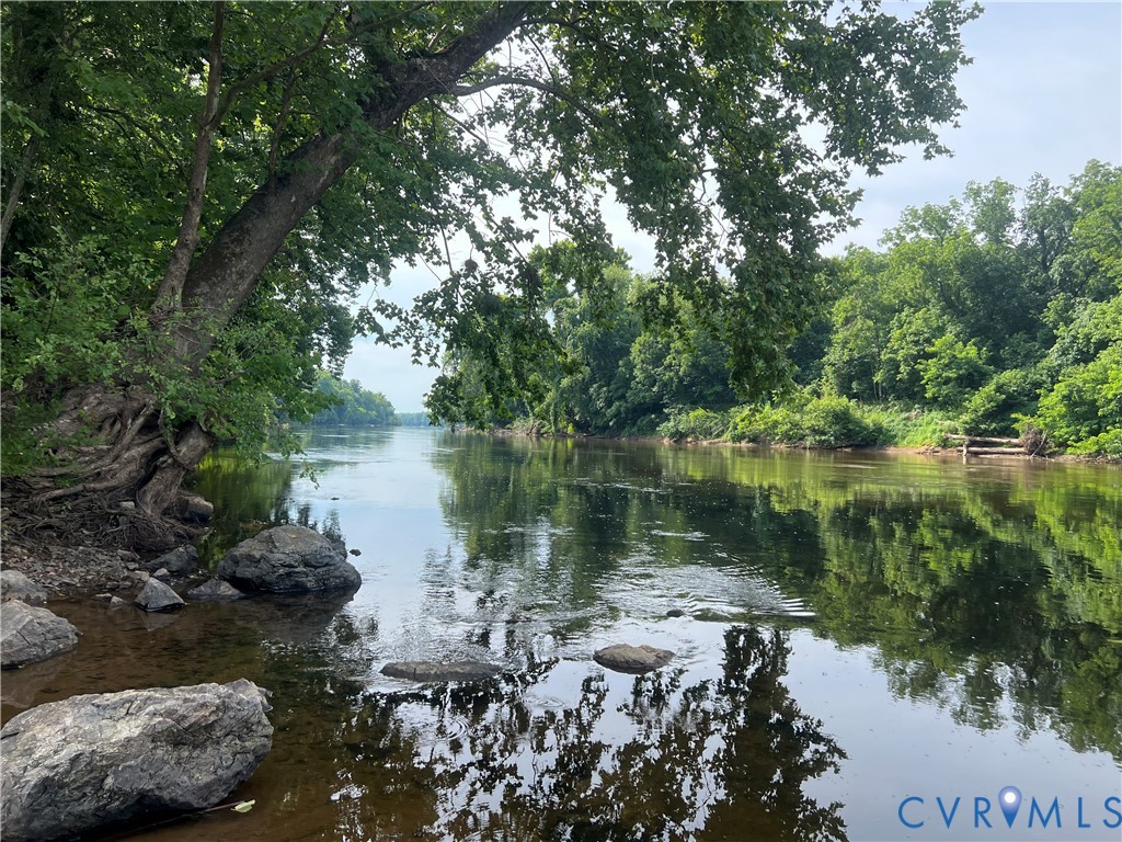 1387 New Town Road Goochland, VA 23063 - Photo 12 of 12 west view boat landing on James river, 1 mile away