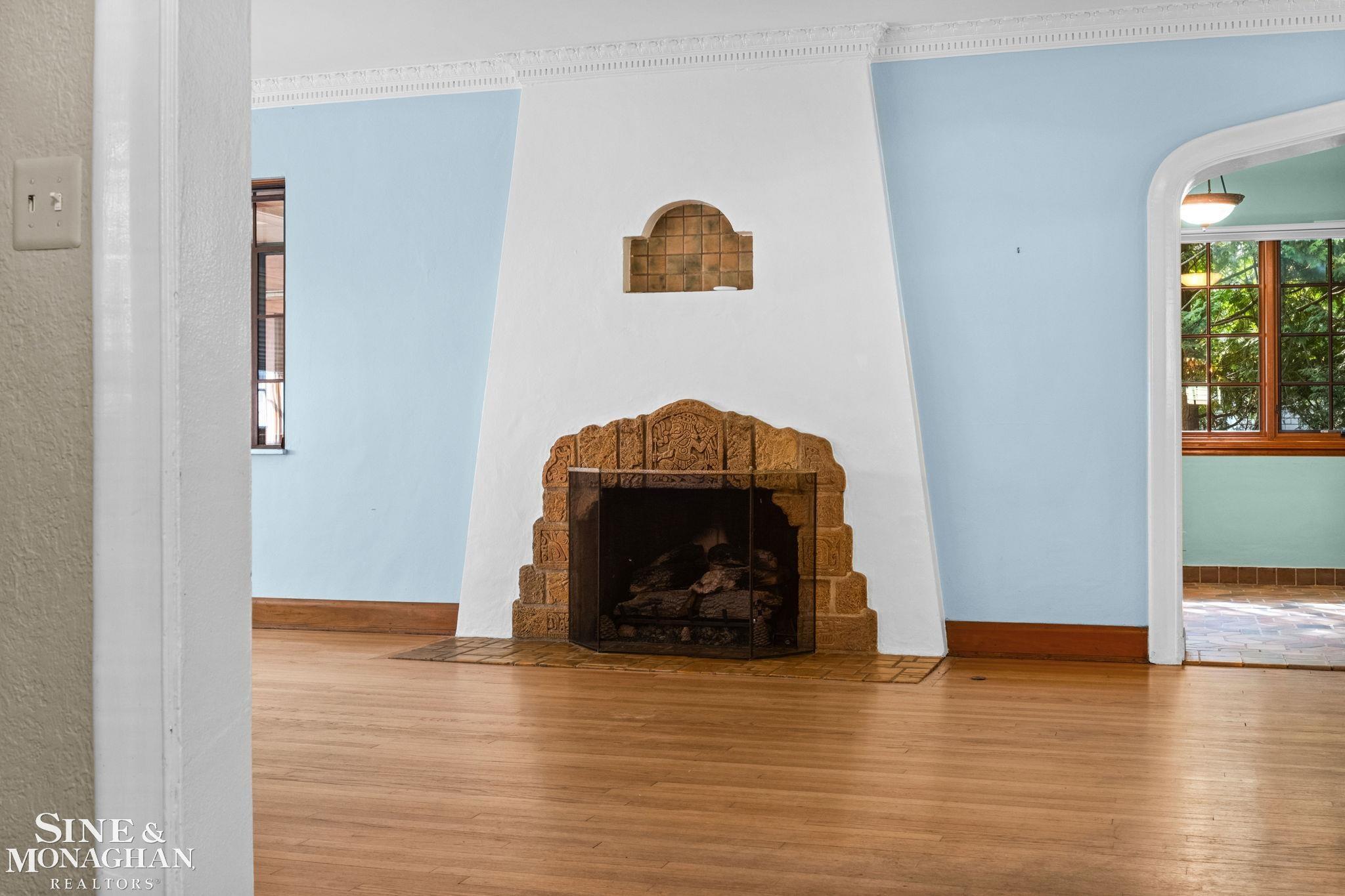502 Pemberton Road Grosse Pointe, MI 48230 - Photo 5 of 71 50189038-0481189f-c07c-493d-81aa-46cedf08ba23.JPG