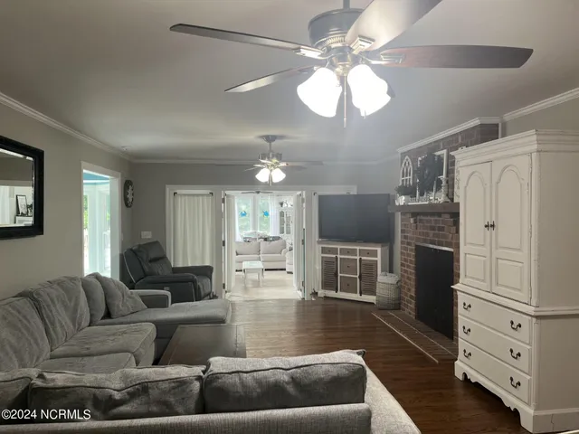 $830,000 | 444 Creekview Drive East, Hampstead, NC 28443