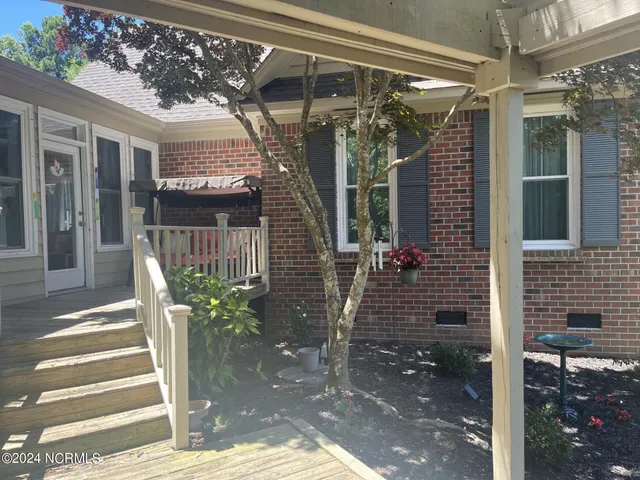 $830,000 | 444 Creekview Drive East, Hampstead, NC 28443