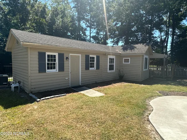 $830,000 | 444 Creekview Drive East, Hampstead, NC 28443